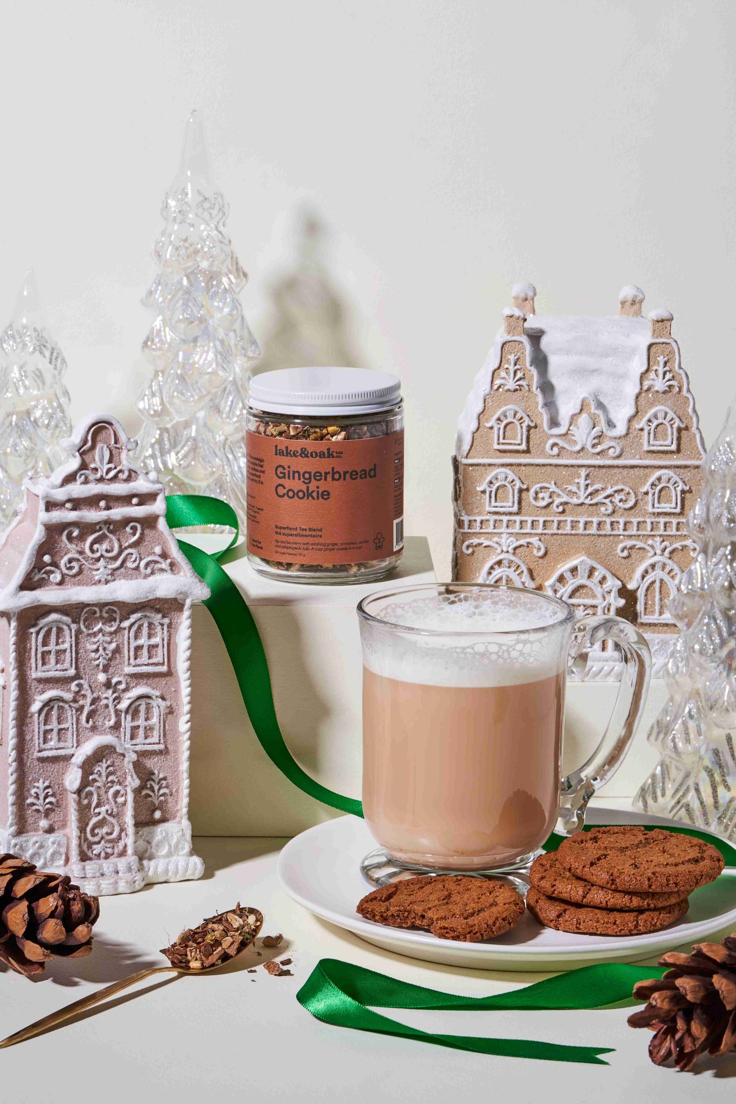 Lake & Oak Tea Co. - Gingerbread Cookie -  Superfood Tea Blend