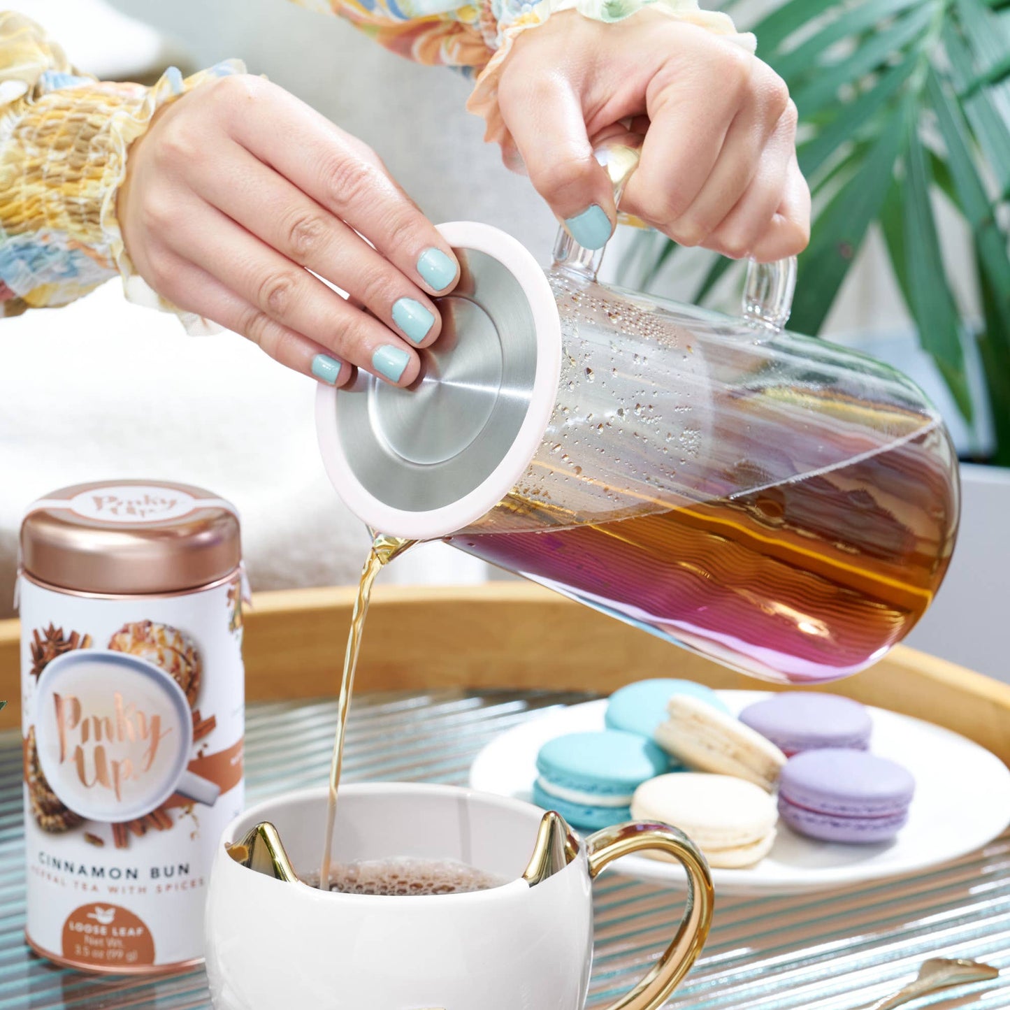 Pinky Up - Annika™ Iridescent Glass Teapot with Infuser and Lid 33oz