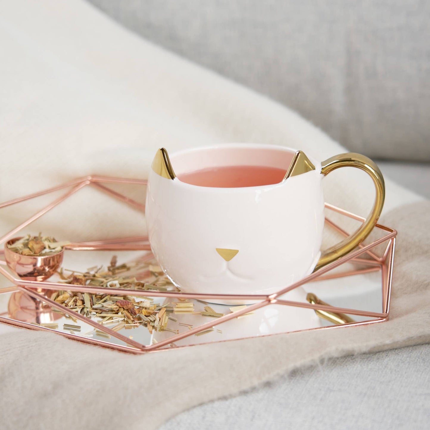 Pinky Up - Chloe™ Ceramic Mug Cat Feline Good in White and Gold